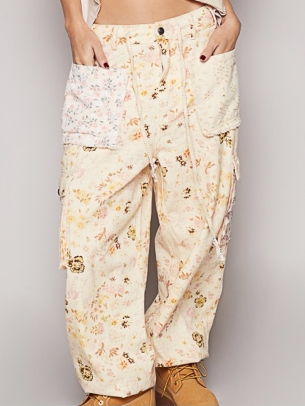 POL Patchwork Floral Wide-Leg Cargo Pants in Cream and Pink